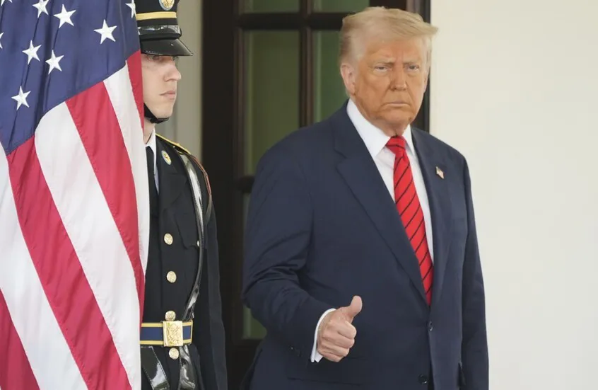 ترامب يعزل عائدات النفط الفنزويلي عن الملاحقات القضائية